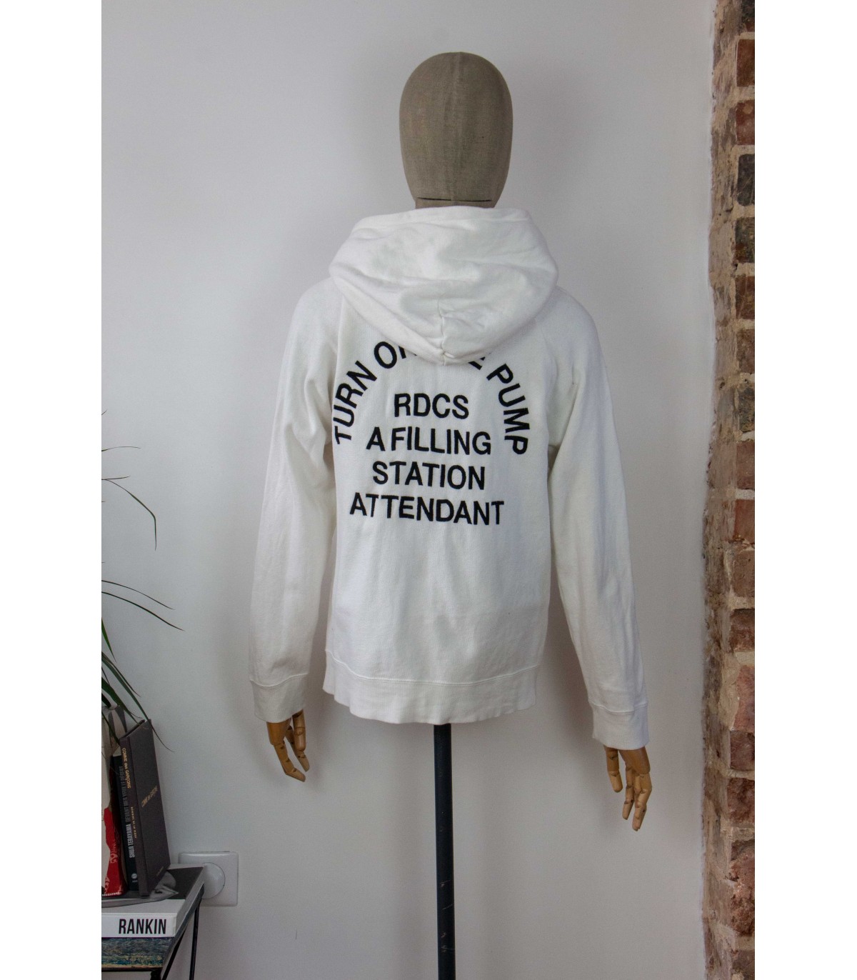 Sweatshirt zippé à capuche 